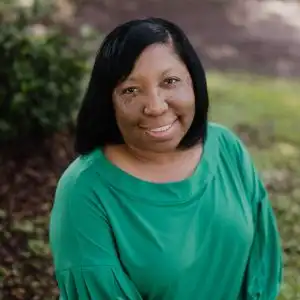 Kimberly Dudley Headshot