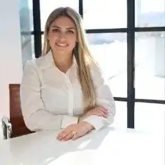 Suzie Gallardo Headshot