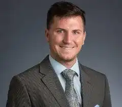 Brandon Boetger Headshot