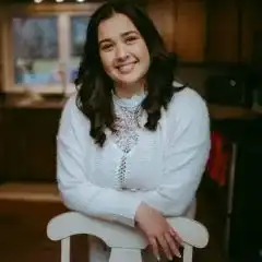 Angela Tourville Headshot