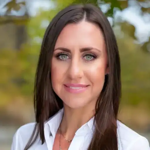 Tanya Hoyer Headshot