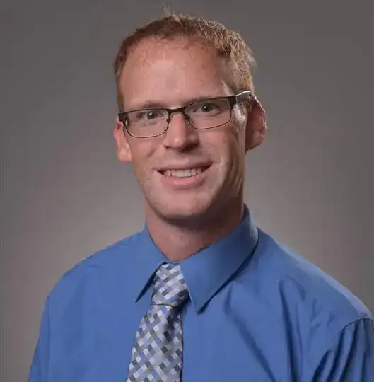 Tyler Henry Headshot