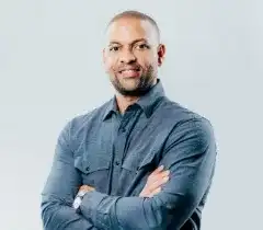 Mudzingwa Mhiripiri Headshot