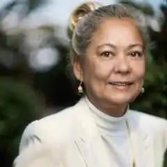 Cindy Arellano Headshot