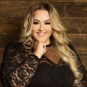 Jennifer Hernandez Headshot