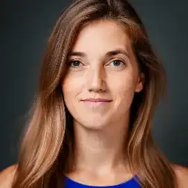 Caitlin Spatz Headshot