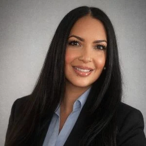 Sharon Avella Headshot