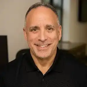 Alan Damashek Headshot