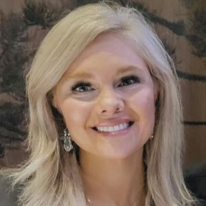 Rachel Beasley Headshot