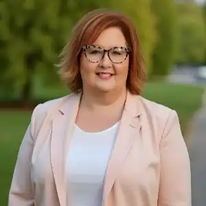 Patricia Small Headshot