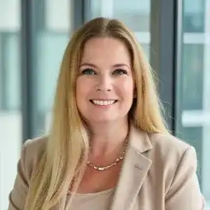 Karrie Holman Headshot