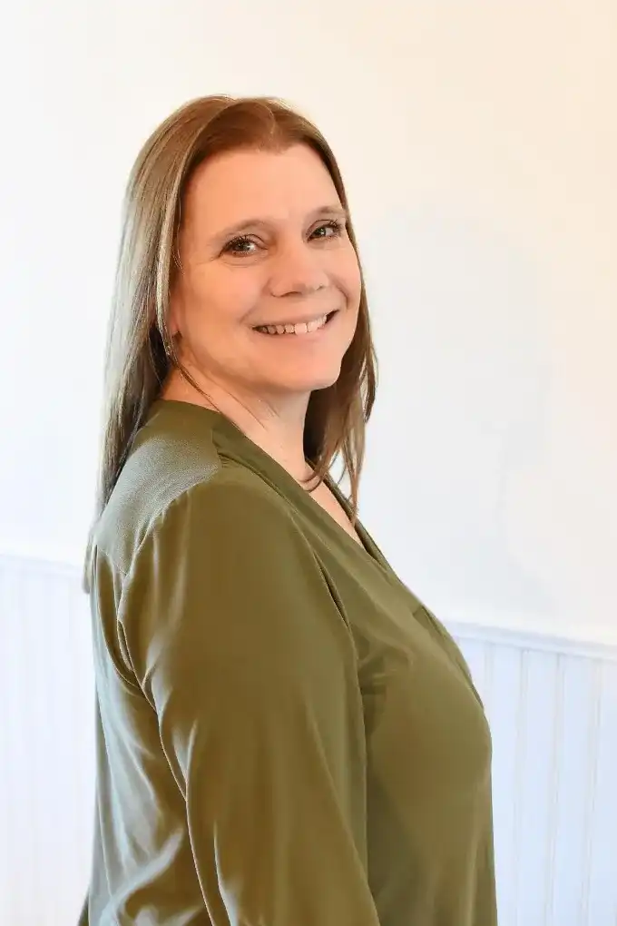 Jennifer Simone Headshot