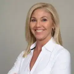 Tracy Koontz Headshot