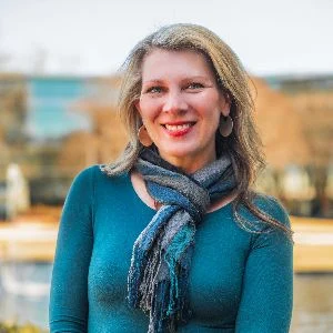 Kimberly Vap Headshot